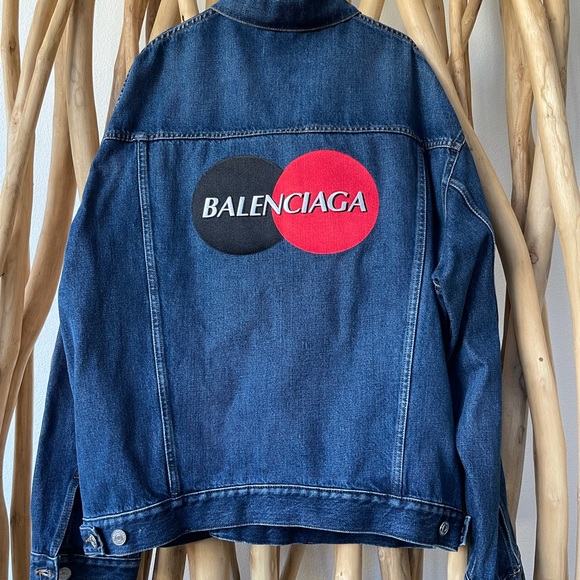BALENCIAGA
Oversized embroidered faded denim - Picture 11 of 15